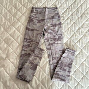 Lululemon Wunder Under High Rise 7/8 Ankle Leggings Womens Size 2 Purple Camo
